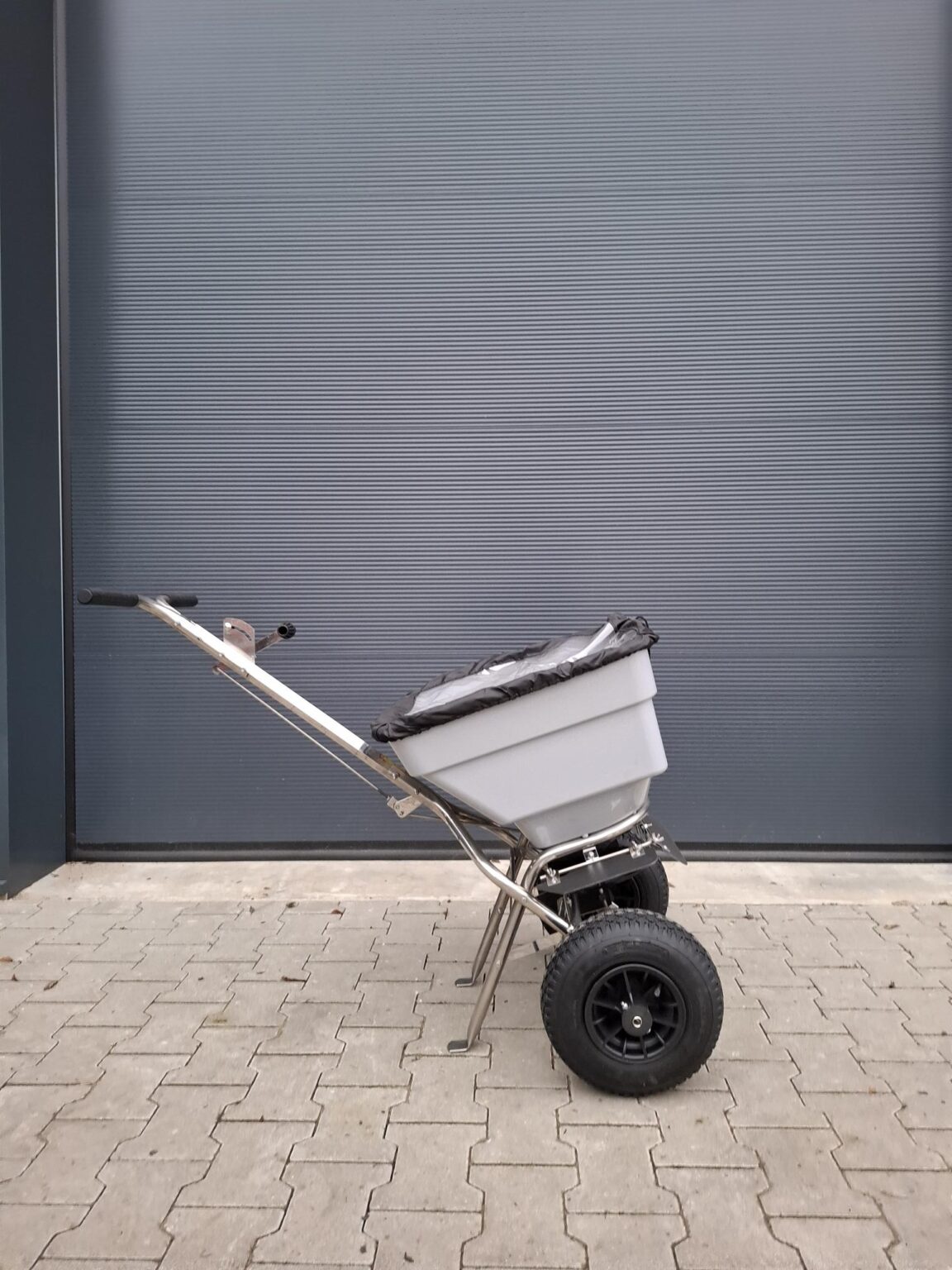 Nieuwe RVS kunstmest strooier handmodel - Afbeelding 2