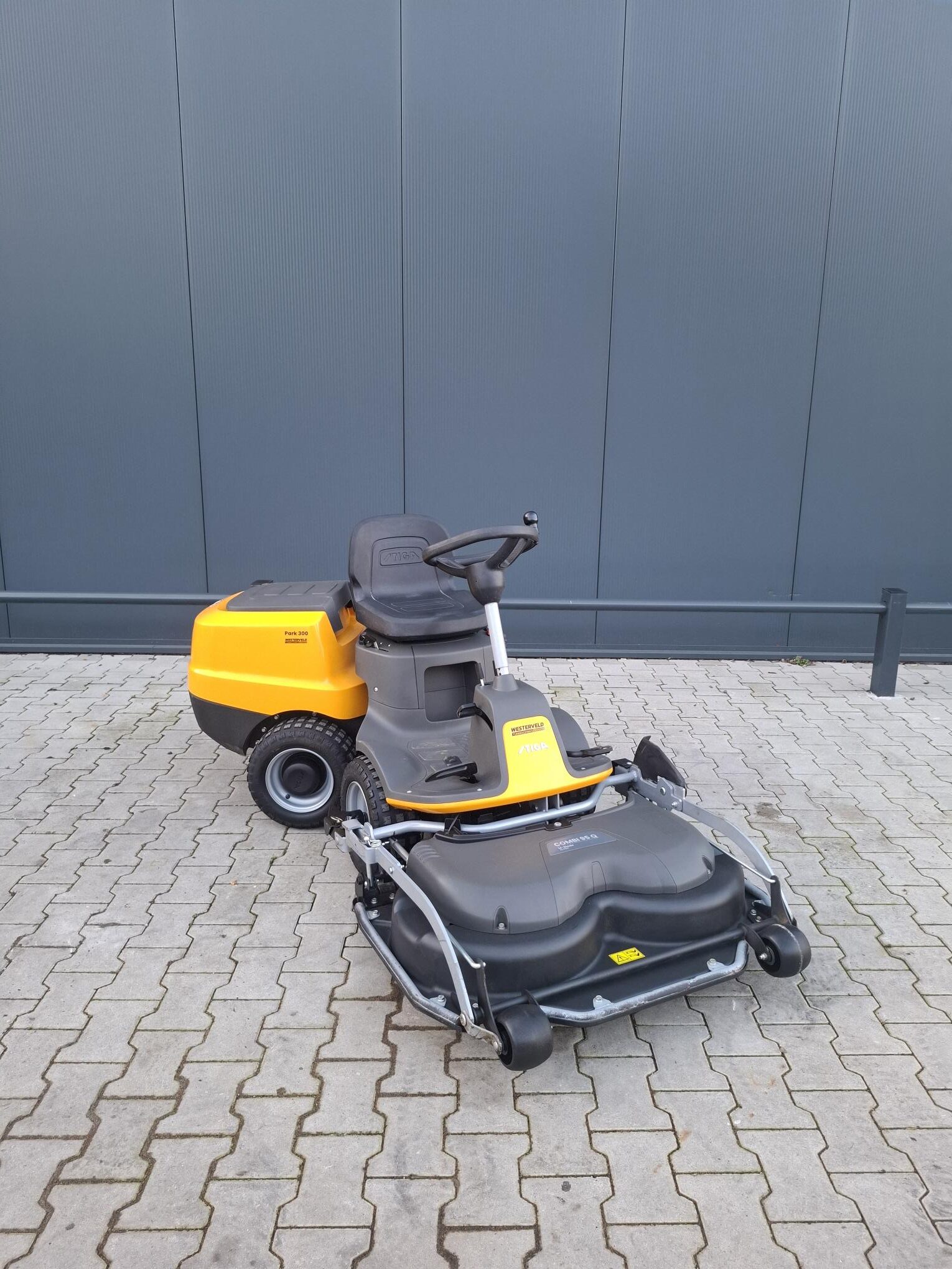 Jong gebruikte Stiga Park 300 frontmaaier 95 cm quickflip - Afbeelding 2