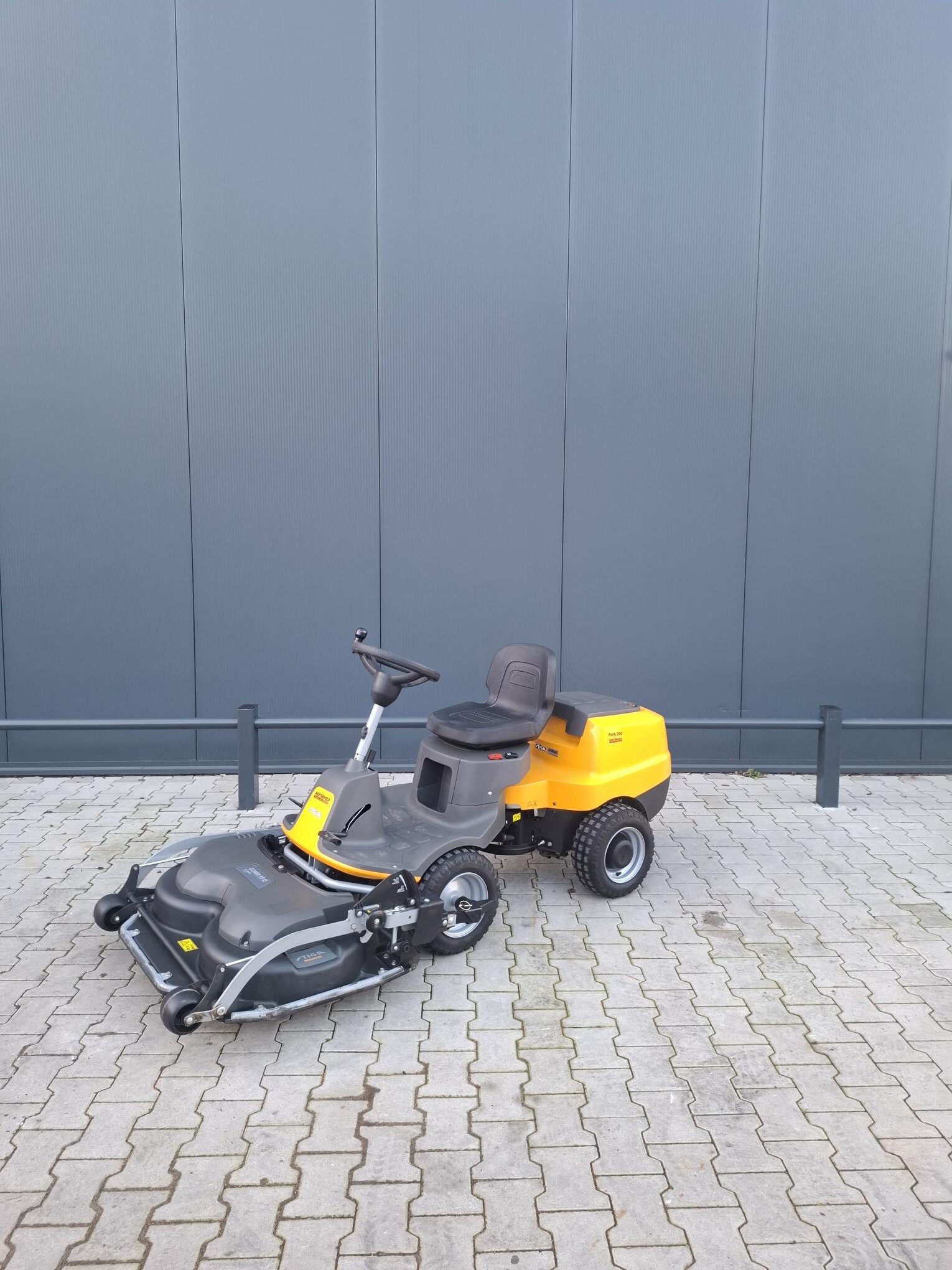 Jong gebruikte Stiga Park 300 frontmaaier 95 cm quickflip - Afbeelding 3