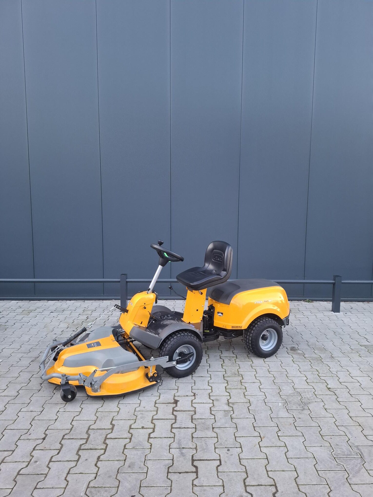 Stiga Park 340 X frontmaaier 4 wiel aandrijving - Afbeelding 2