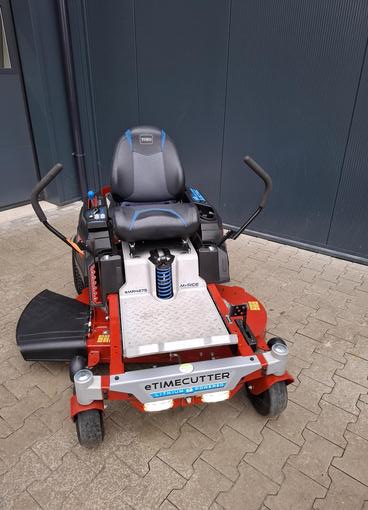 Toro E-MR 4275 accu zitmaaier incl. 4x 10ah demo model - Afbeelding 3